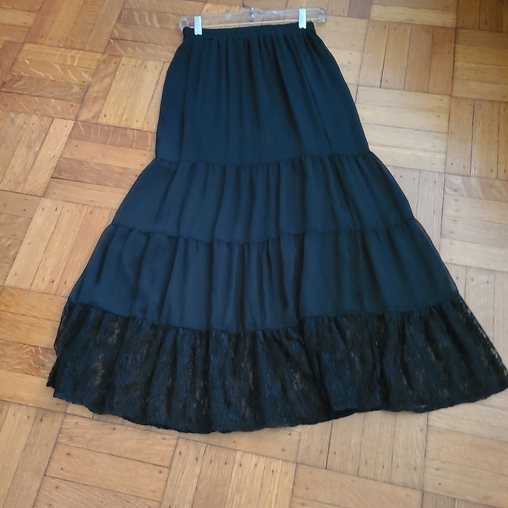 Perfect sheer maxi skirt Hp🔥🔥🔥